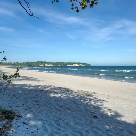 Prázdninový dům Reethaus Strandzeit In - Haushaelfte 1 Lobbe