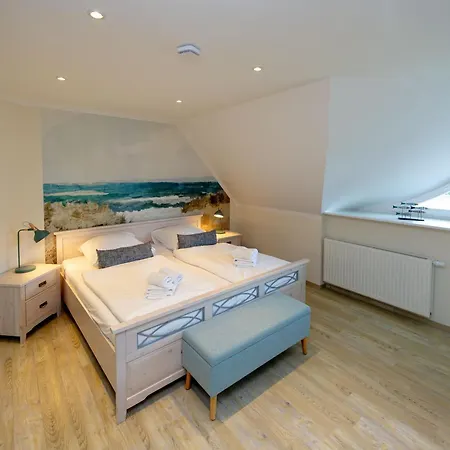 Reethaus Strandzeit In - Haushaelfte 1 Prázdninový dům Lobbe